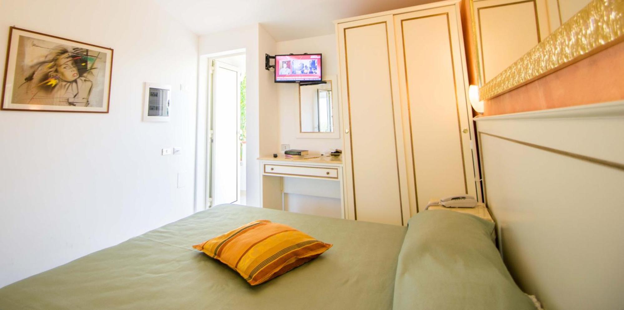 Hotel Resort Rocca Di Vadaro Capo Vaticano Bilik gambar