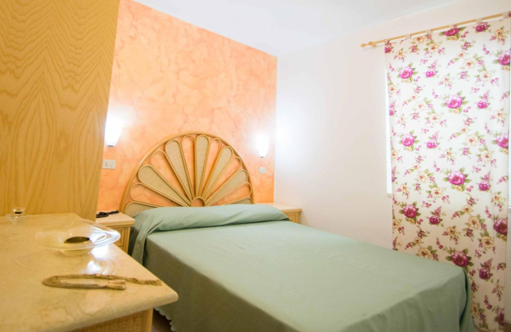 Hotel Resort Rocca Di Vadaro Capo Vaticano Bilik gambar
