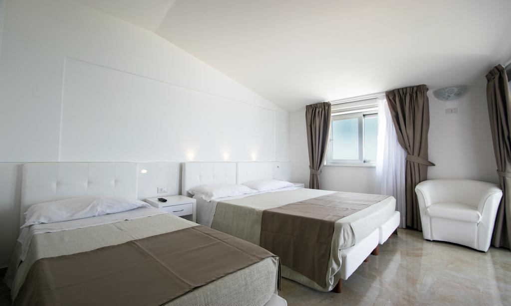 Hotel Resort Rocca Di Vadaro Capo Vaticano Bilik gambar